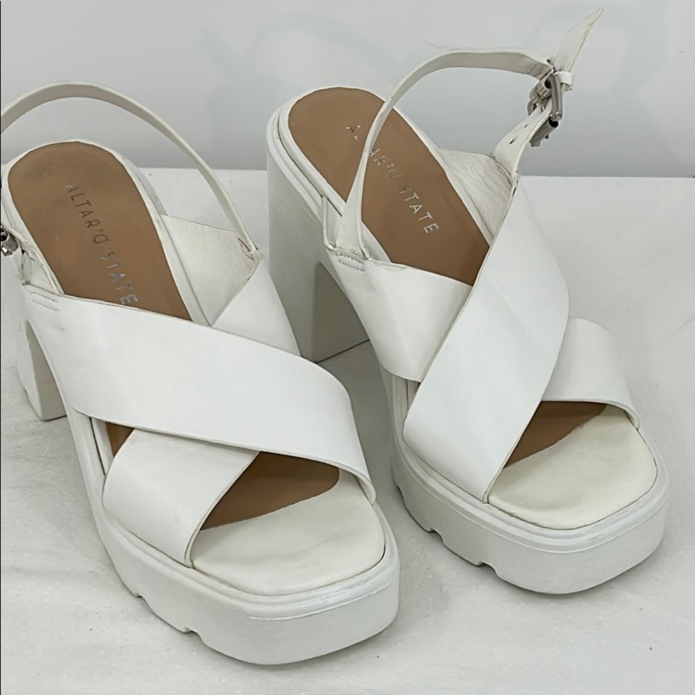 ALTAR’D STATE SIZE 6 Women's White Platform Sandals